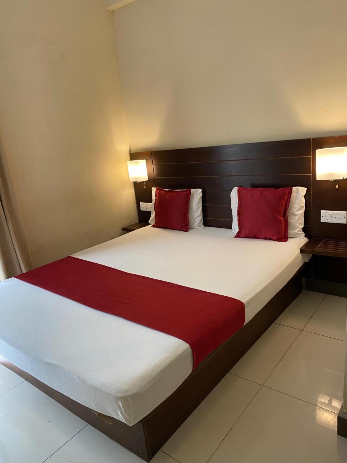 Mercuryfm 101 Yarl Mercury Inn - Jaffna Kültér fotó